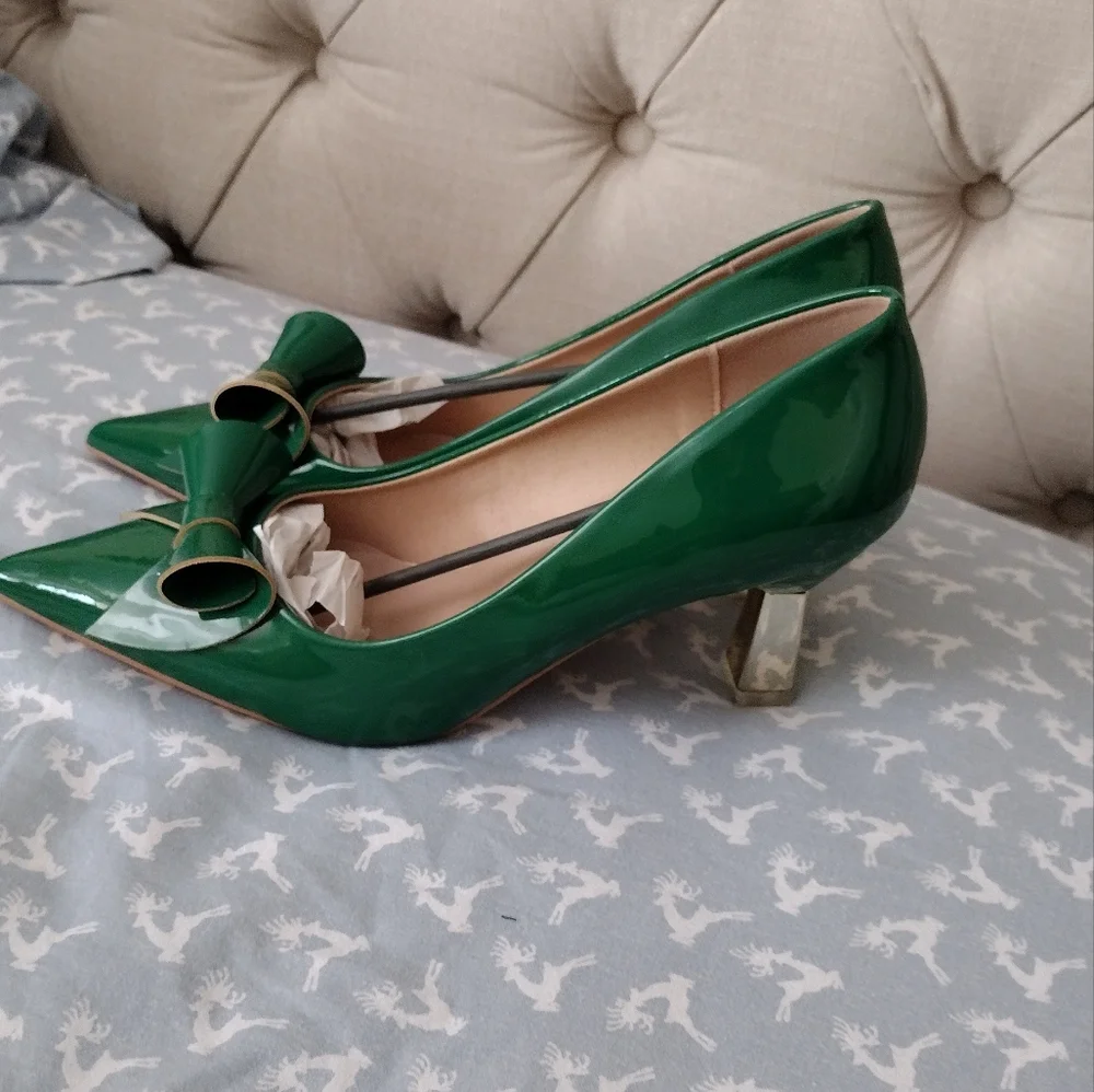 Shoes - Picture 2 of 4